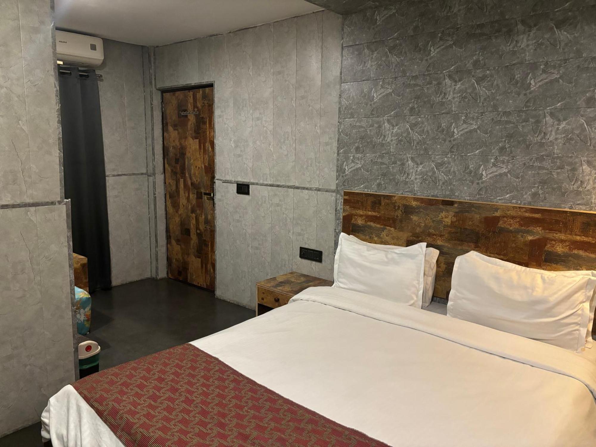 Aariv Inn Baga Beach Екстериор снимка